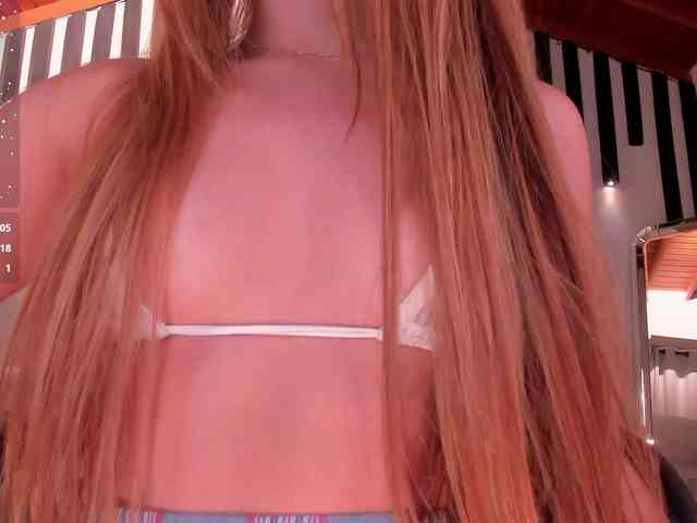 CarolineGrace webcam