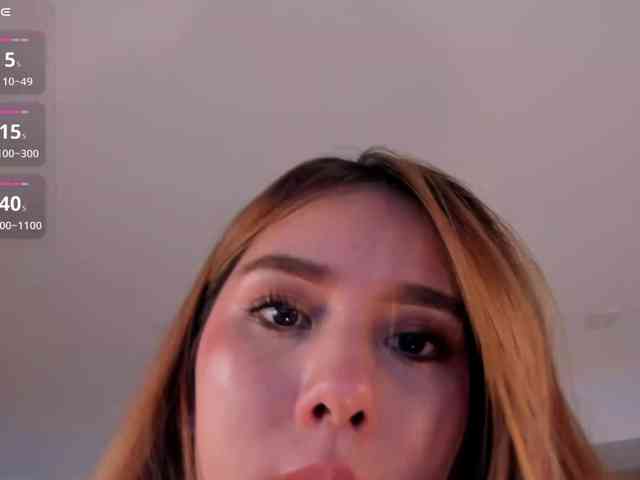 CarolineGrace webcam