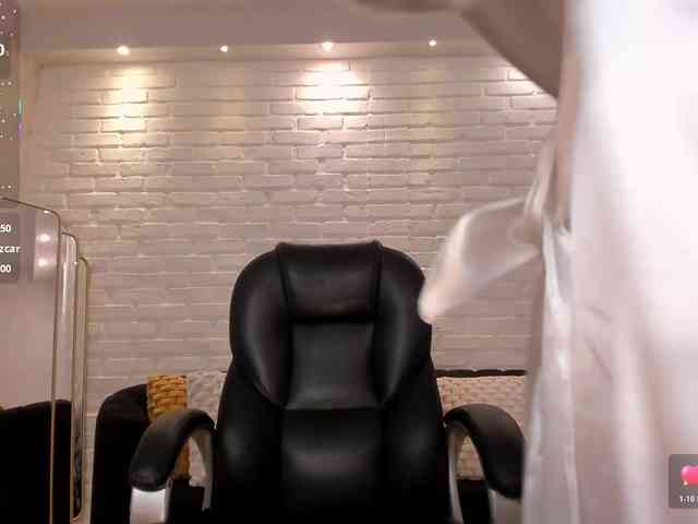 CarolineGrace webcam