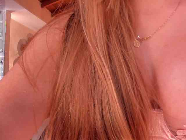 CarolineGrace webcam
