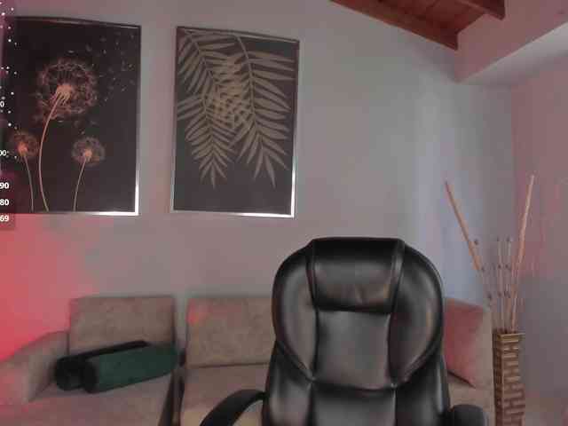 CarolineGrace webcam