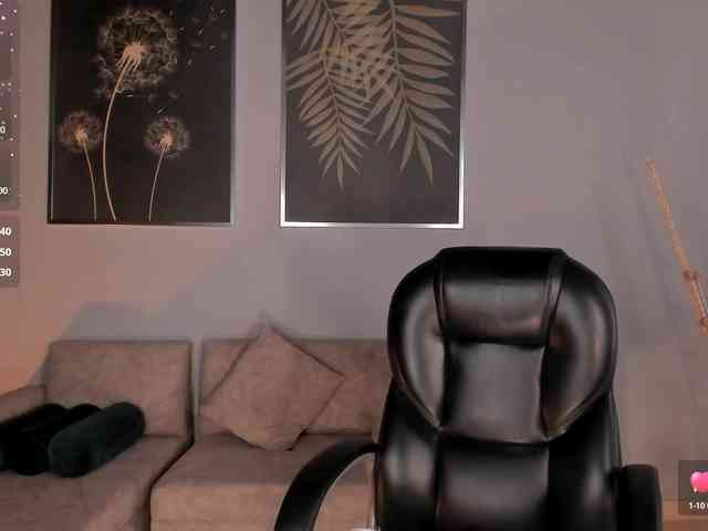 CarolineGrace webcam