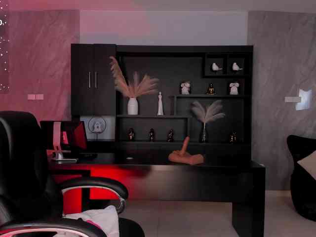 CarolineGrace webcam