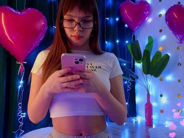 hi-bounty from BongaCams is Freechat