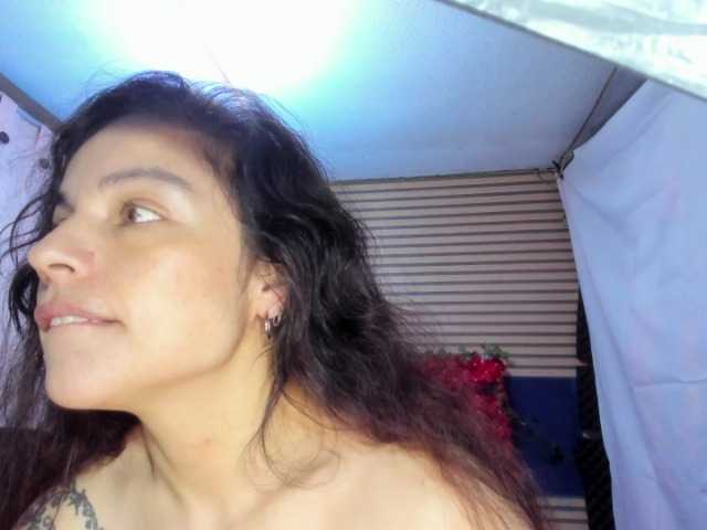 rosse2504's BongaCams show and profile