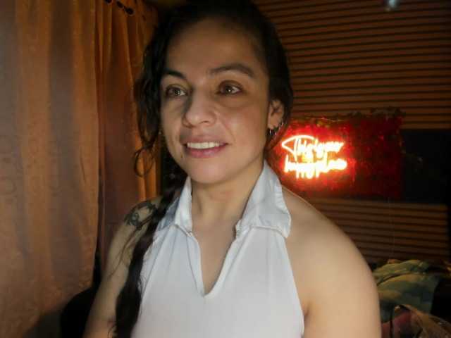 rosse2504's BongaCams show and profile