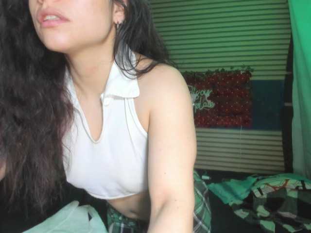 rosse2504's BongaCams show and profile