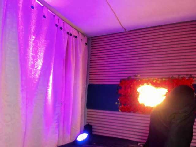 rosse2504's BongaCams show and profile