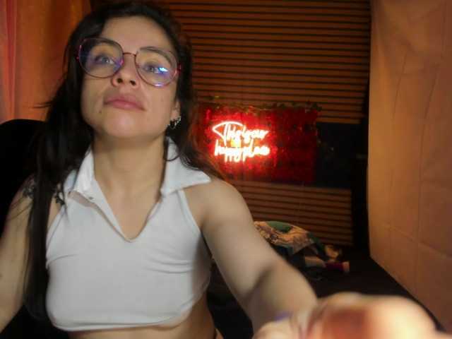 rosse2504's BongaCams show and profile