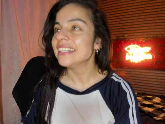 rosse2504 Live Webcam on BongaCams