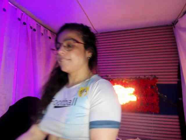 rosse2504 Live Webcam on BongaCams