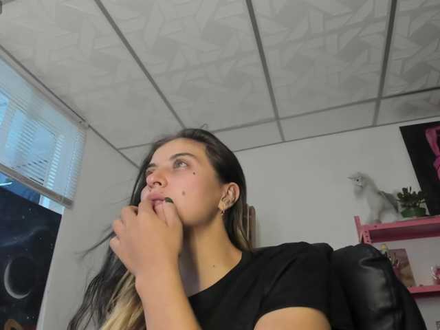 mariecam420's BongaCams show and profile