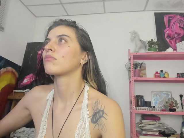 le modèle mariecam420 est en webcam porno dans un show sur le site bongacams, il possède les tags suivants: White/Caucasian,Brunette,Hairy
