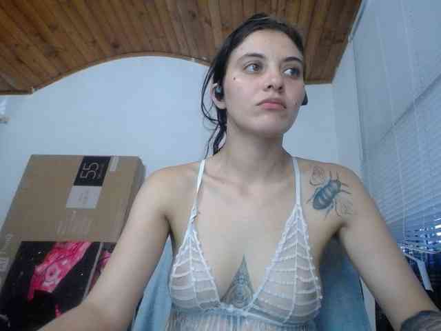 mariecam420 Live Webcam on BongaCams