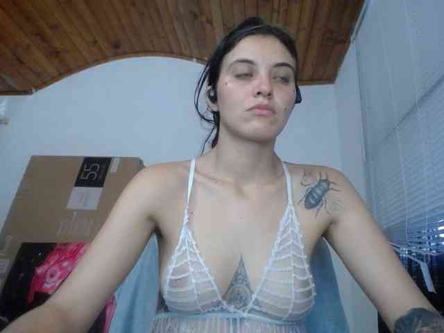 mariecam420 Live Webcam on BongaCams