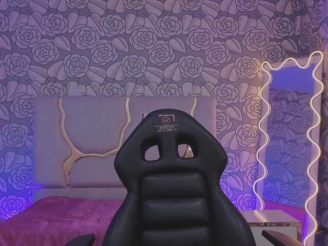 Mellani-tay's BongaCams show and profile