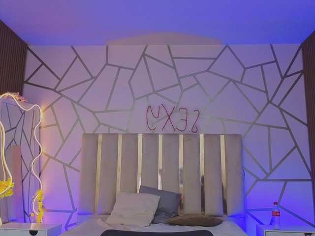 Mellani-tay's BongaCams show and profile