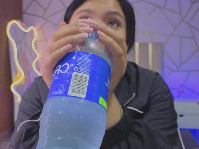 Mellani-tay's BongaCams show and profile