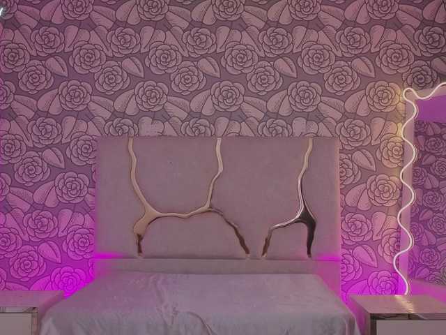 Mellani-tay's BongaCams show and profile