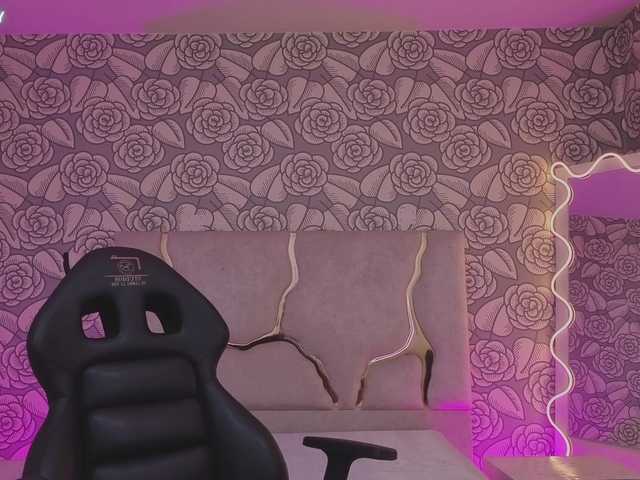 Mellani-tay's BongaCams show and profile