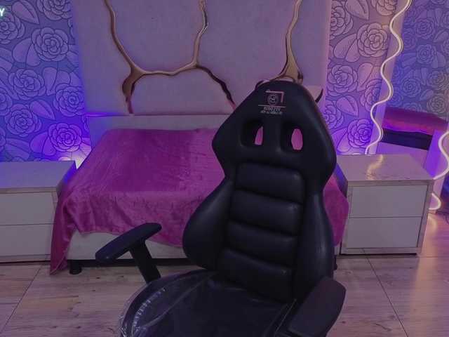 Mellani-tay's BongaCams show and profile