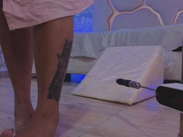 Mellani-tay's BongaCams show and profile