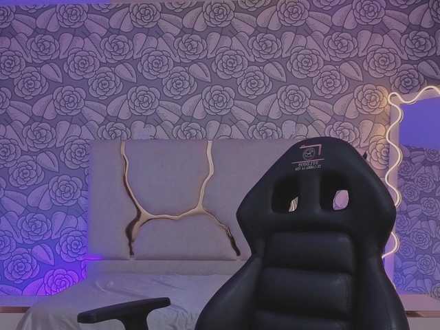 Mellani-tay's BongaCams show and profile