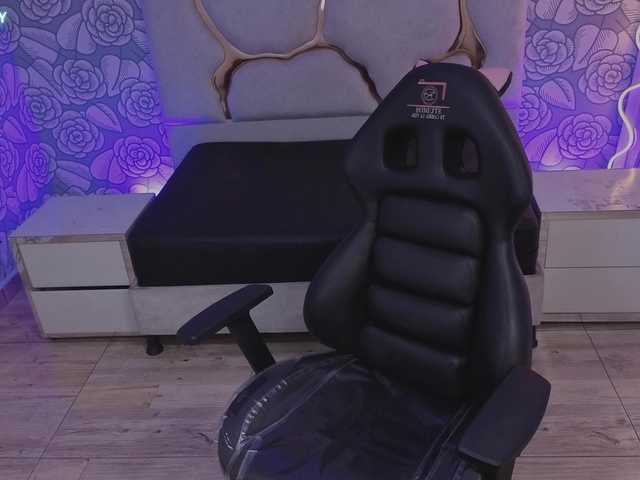 Mellani-tay's BongaCams show and profile