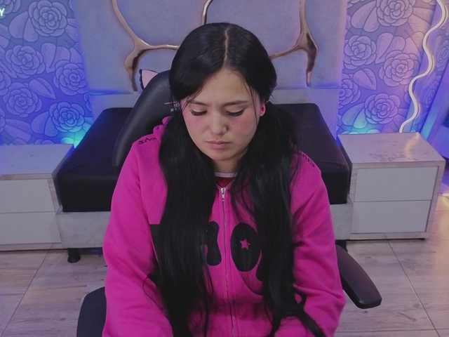 Mellani-tay live cam profile