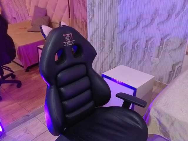 Mellani-tay's BongaCams show and profile