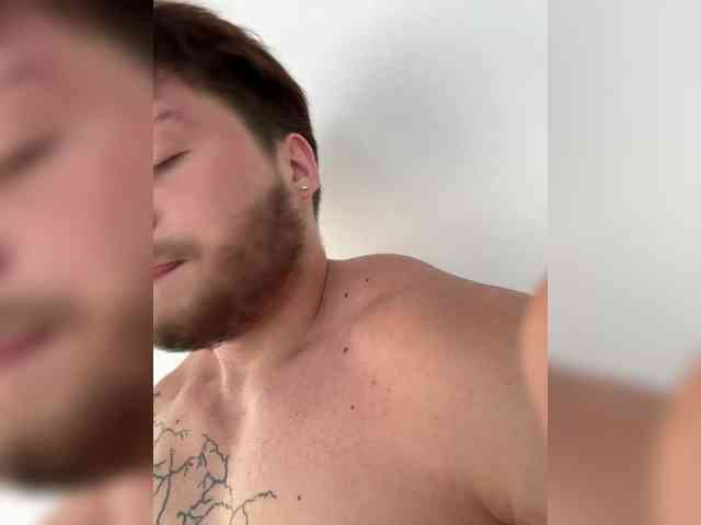 SukubOverlord webcam