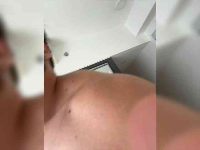 SukubOverlord webcam