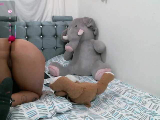 twofunnybitches from BongaCams