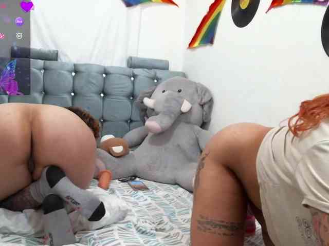 twofunnybitches Live Webcam on BongaCams