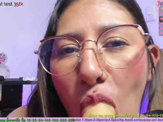 nahomiblakee webcam
