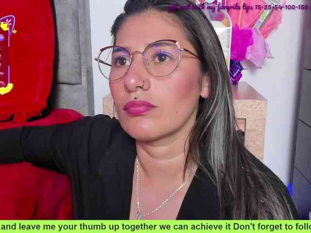 nahomiblakee webcam
