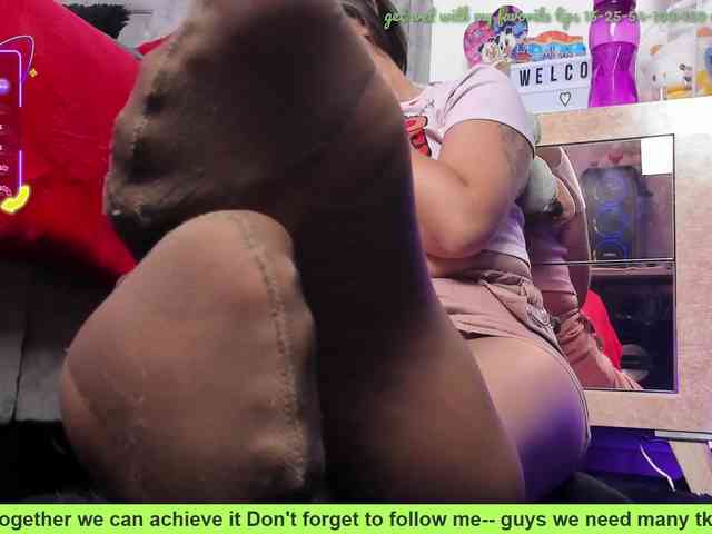 nahomiblakee webcam