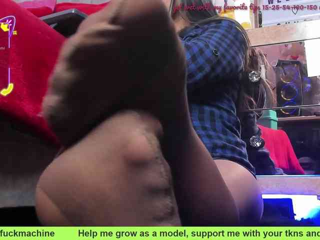 nahomiblakee webcam