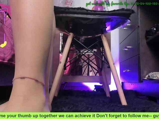 nahomiblakee webcam