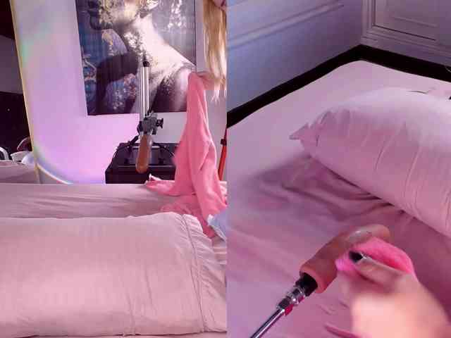 Classy-Carrie webcam