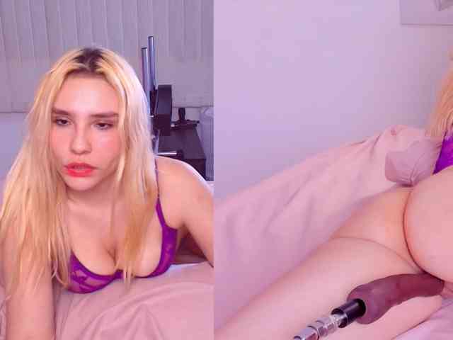 Classy-Carrie webcam