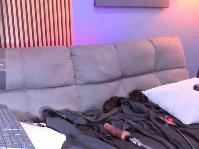 Classy-Carrie Classy-Carrie