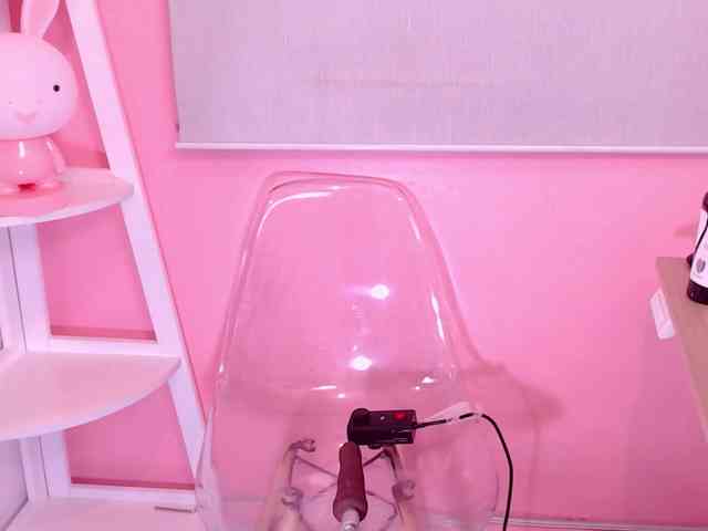 Classy-Carrie webcam