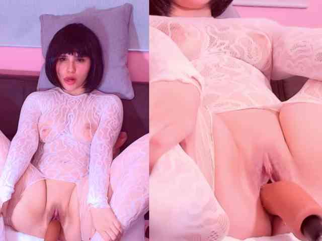 Classy-Carrie webcam