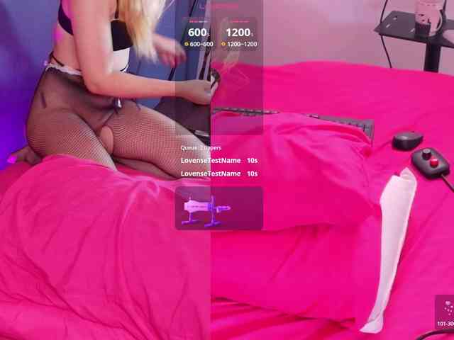 Classy-Carrie webcam