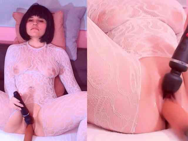 Classy-Carrie webcam
