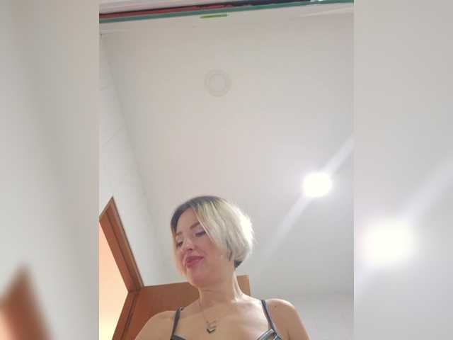 MinniMia Live Webcam on BongaCams