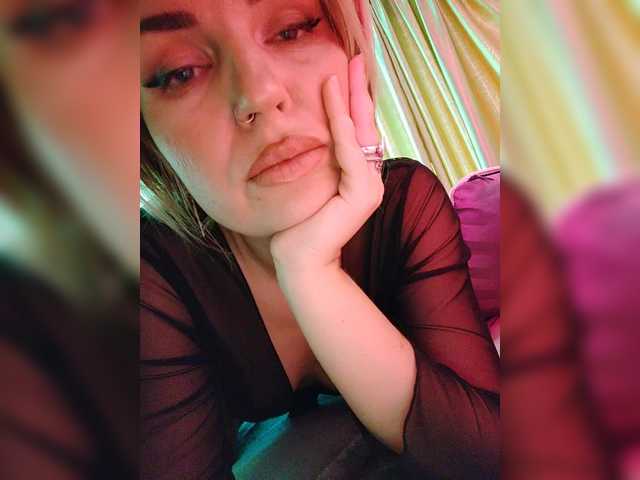 MinniMia from BongaCams