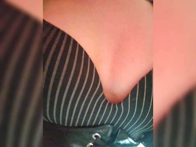 MinniMia's BongaCams show and profile