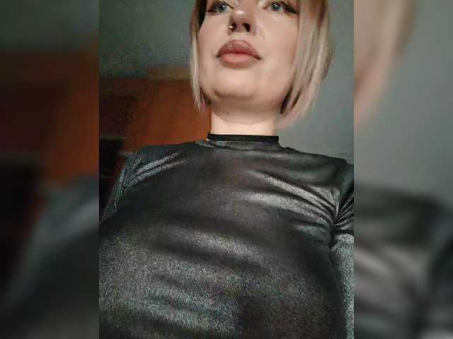 Sex chat gratuit in direct cu MinniMia pe BongaCams